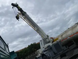 Groove Crane 35-Tons