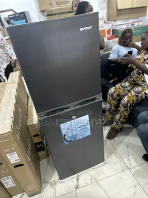 Skyrun Snapfreeze 195 Liters Refrigerator (Model BCD-195hs).