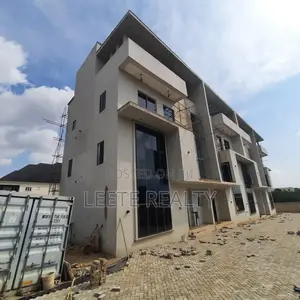 5bdrm Townhouse/Terrace in Wuye for sale