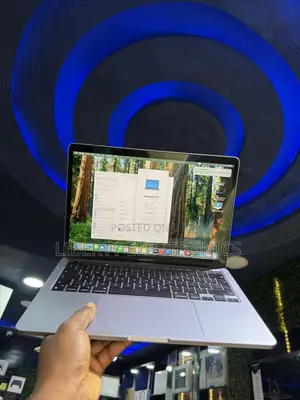 Laptop Apple MacBook Pro 2022 M2 8GB Apple M2 SSD 512GB