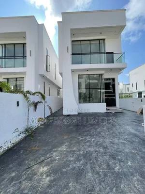 5bdrm Duplex in Chevron for sale