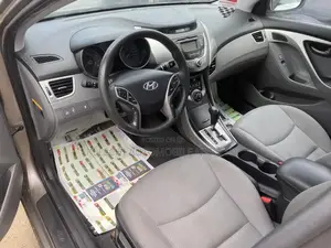 Hyundai Elantra GLS Sedan FWD (1.8L 4cyl 6M) 2013 Brown