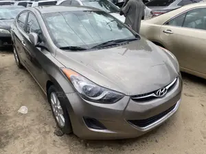 Hyundai Elantra GLS Sedan FWD (1.8L 4cyl 6M) 2013 Brown