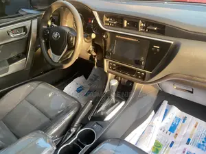 Toyota Corolla LE 4dr Sedan (1.8L 4cyl CVT) 2017 Gray