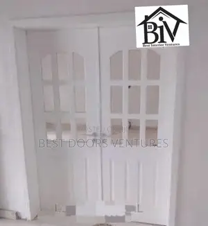 5ft by 7 Hardwood With Glass