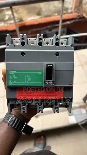 Schneider Easypact McCb Circuit Breaker 250amps 4pole