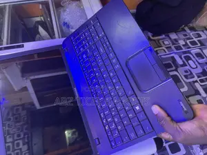Laptop Toshiba Satellite C850 8GB Intel Core i3 HDD+SSD 500GB