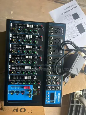 Professional Yamaha F7 Console Mixer