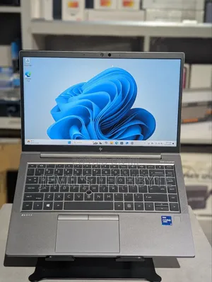 Laptop HP ZBook Firefly G8 16GB Intel Core I7 SSD 256GB
