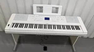 Yamaha DGX-670 88-Keys Digital Piano