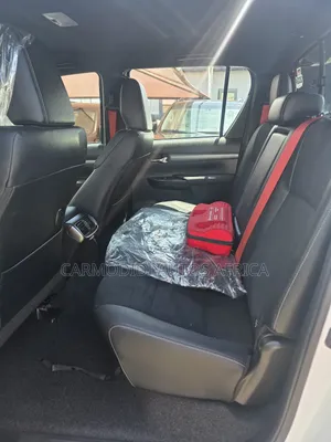 New Toyota Hilux 2024 White