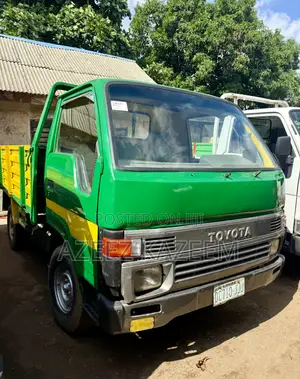 Toyota Dyna 100 Old Model Normal Hand 2.5