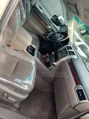 Lexus GX 460 Base 2014 Gold