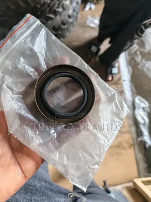 High Quality Certified Front Shaft Seal BMW X5 2013 Model.