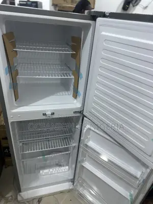 Skyrun Dualdoorfit 195 L Refrigerator (Model BCD-195hs).