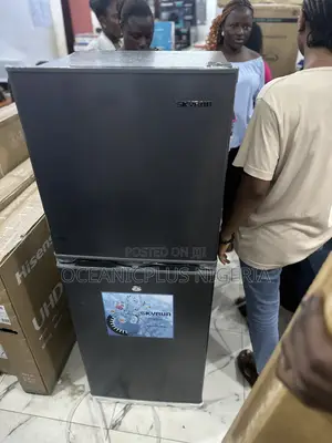 Skyrun Strongfreeze 195 L Refrigerator (Model BCD-195hs).