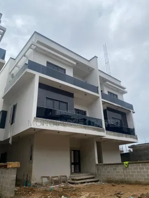 5bdrm Duplex in Ikeja for sale