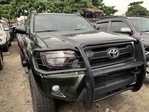 Toyota Tacoma V6 4dr Double Cab 4WD 6.1 ft. SB (4.0L 6cyl 5A) 2014 Black