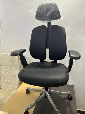 Executive Kidney Swivel Office Chair.
