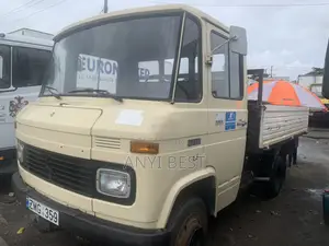 Mercedes 608