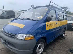 Toyota HiAce 2005 Blue