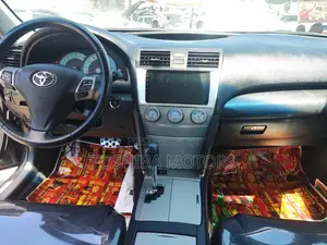 Toyota Camry SE 4dr Sedan (2.5L 4cyl 6A) 2011 Gray