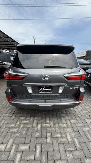 Lexus LX 570 AWD 2016 Gray