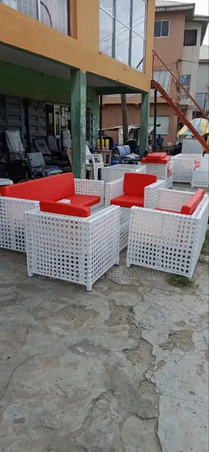 5 Seateroutdoor Chairs. / Restaurant Chairs