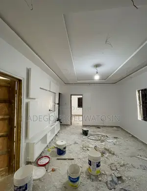 Professional Painter and Wallpaper Installer