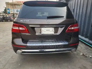 Mercedes-Benz M Class ML350 4MATIC 4dr SUV AWD (3.5L 6cyl 7A) 2014