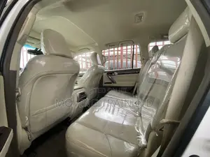 Lexus GX 2019 White