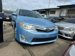 Toyota Camry XLE 4dr Sedan (2.5L 4cyl 6A) 2013 Blue
