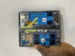 Tecno v Fold 2 Screen