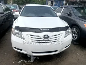 Toyota Camry LE 4dr Sedan (2.4L 4cyl 5A) 2009 White