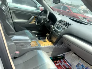 Toyota Camry XLE 4dr Sedan (2.4 4cyl 5A) 2008 Silver