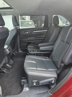Toyota Highlander SE 2019 Burgundy