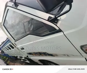 Mitsubishi Delica 2005 White