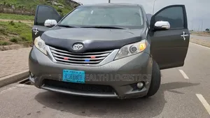 Toyota Sienna for Available for Hire