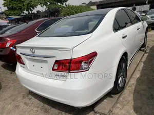 Lexus ES 2013 White
