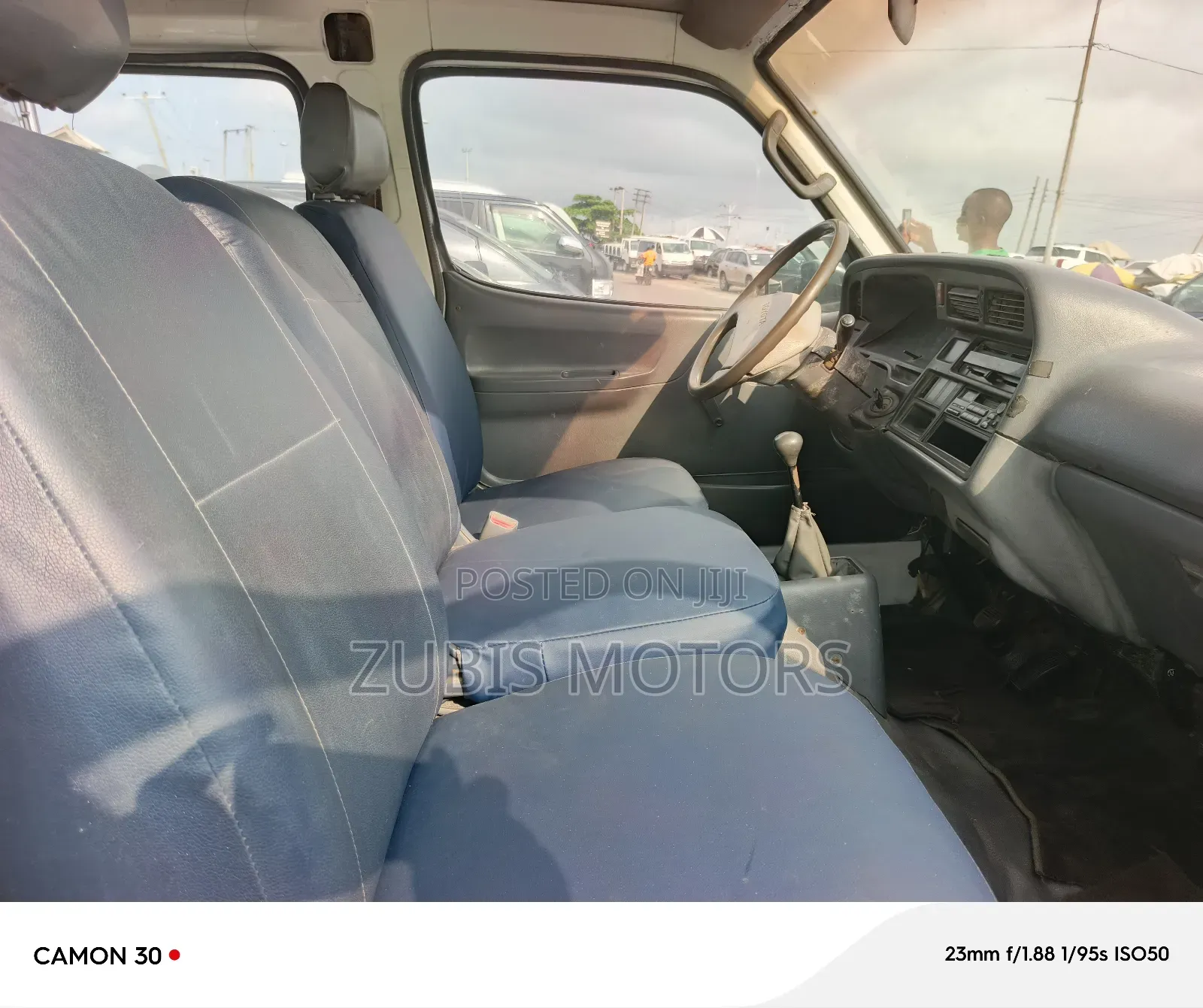Toyota HiAce 2000 White
