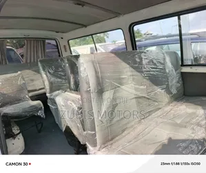 Toyota HiAce 2000 White