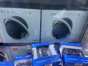 Onyx Studio 8