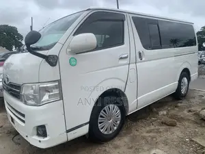 Toyota HiAce 2010 White