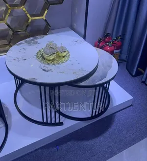 Black Metal Legged Extendable Center Table