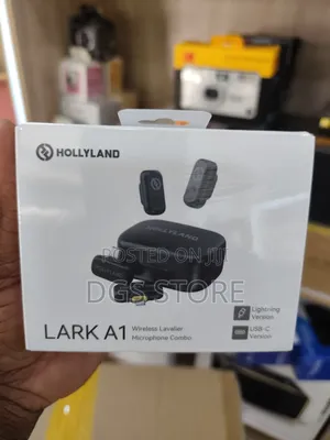Hollyland Lark A1 Wireless Lavalier Microphone Combo