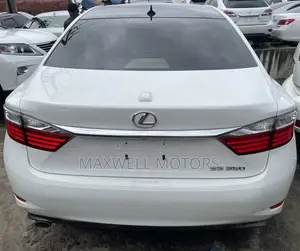 Lexus ES 2015 White