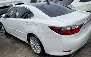 Lexus ES 2015 White