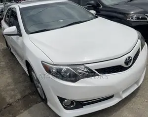 Toyota Camry SE Sport 4dr Sedan (2.5L 4cyl 6A) 2014 White