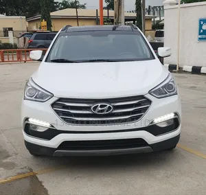 Hyundai Santa Fe SE AWD 2017 White