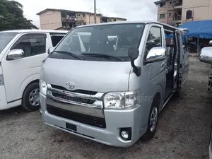 Toyota HiAce 2010 Silver